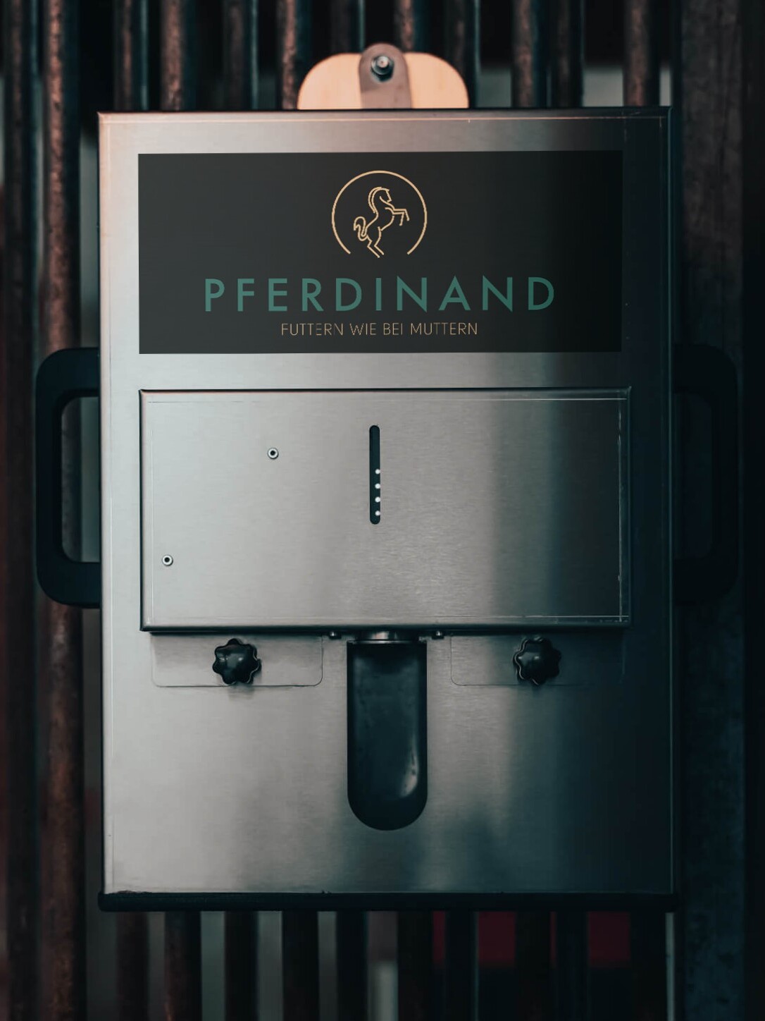 Pferdinand Futterautomat für automatisierte Pferdefütterung.